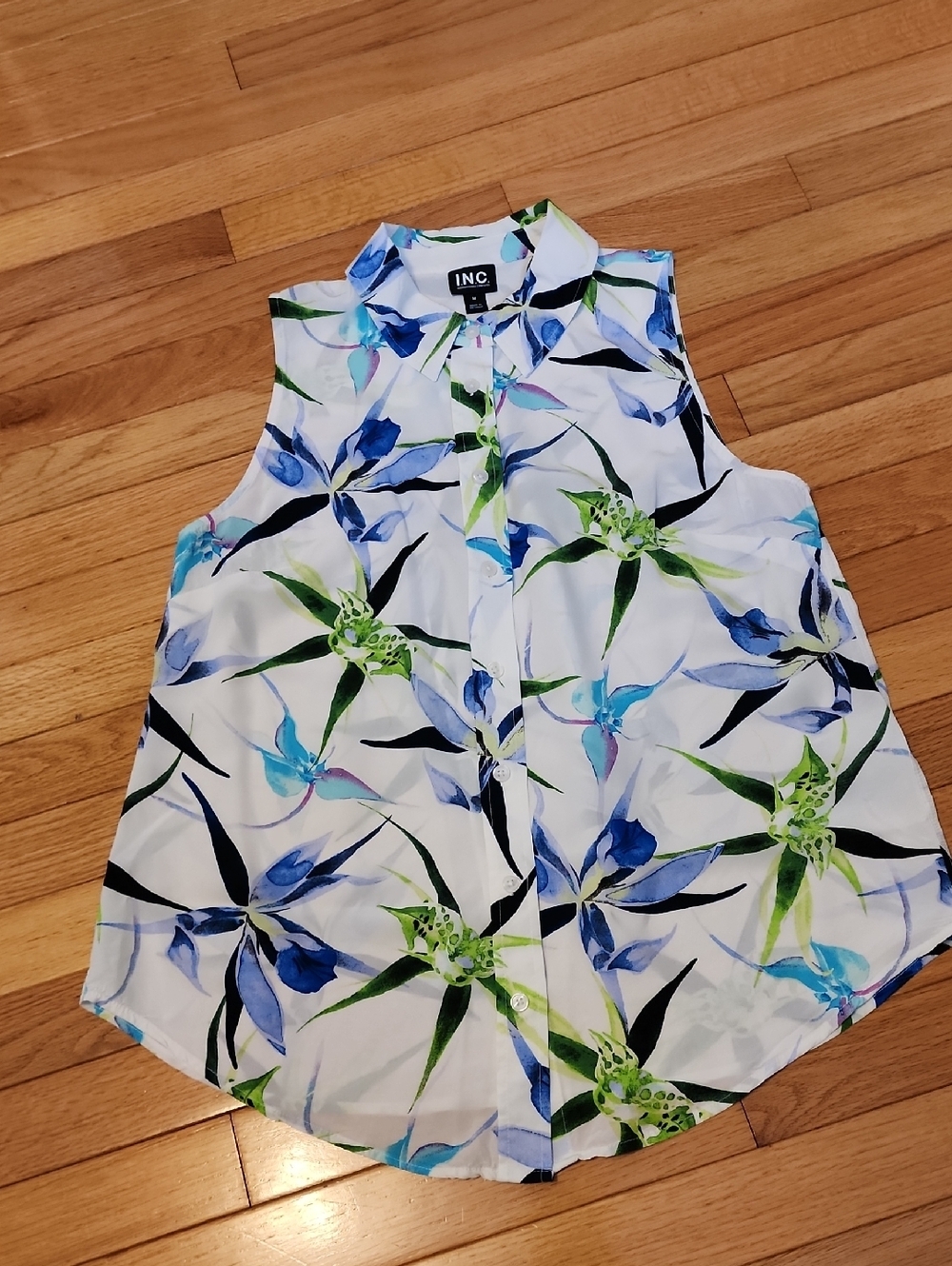 INC International Concepts White Sleeveless Floral Button-Front Top